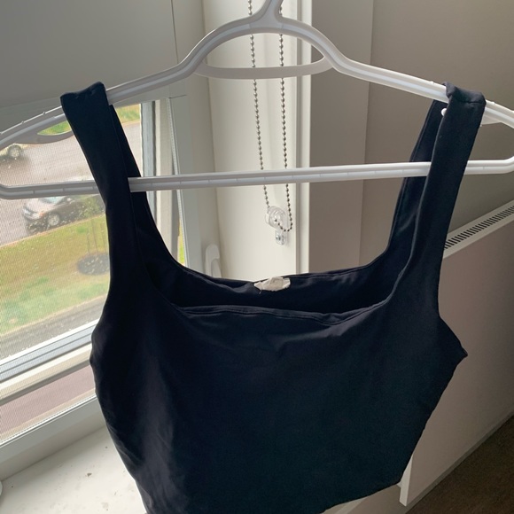 Tank tops - Picture 10 of 15